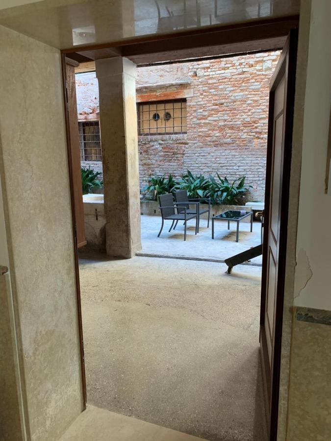 Luxury Apartment In San Marco With Canal View ヴェネツィア エクステリア 写真